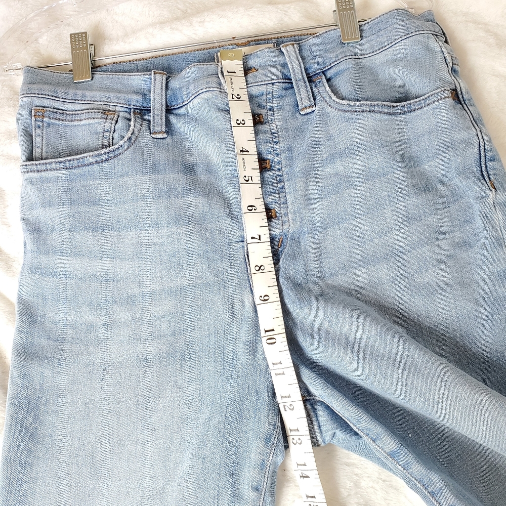 Madewell 11" High-Rise Roadtripper Jeans in Beckwith Wash: Button-Front Edition - Picture 8 of 15